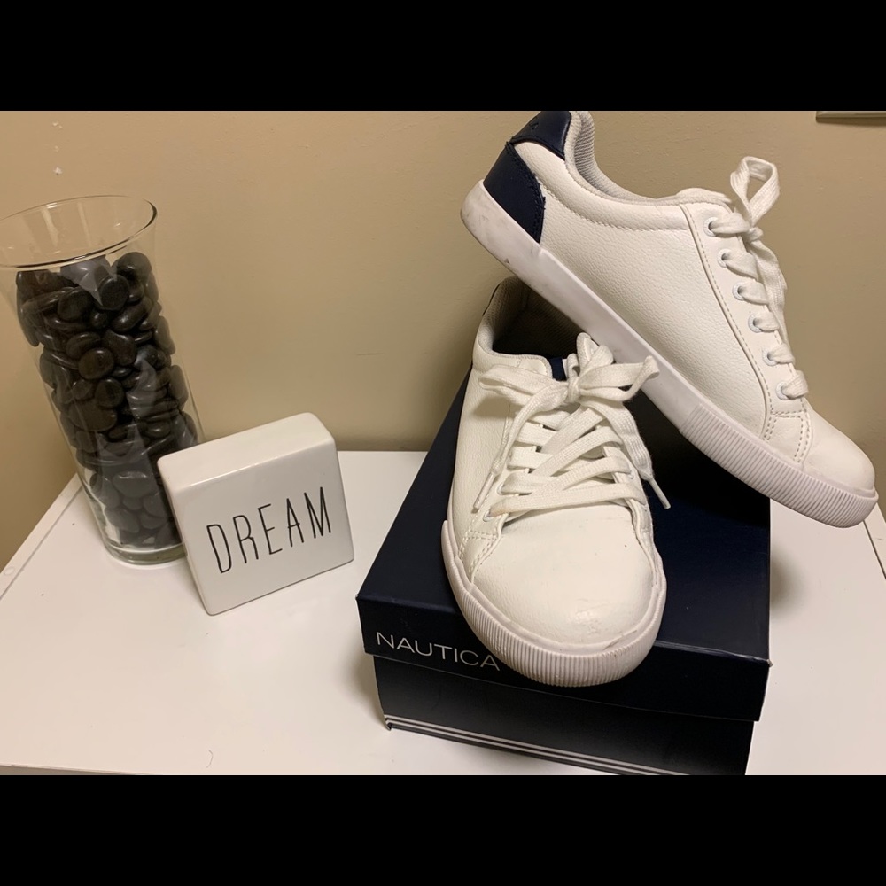 Nautica tennis shoes